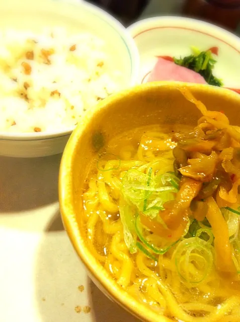 しめラーメン！http://s.ameblo.jp/foreverloop/もぐー！|みなこさん