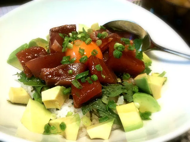 マグロとアボカド丼|DJ加持さんさん