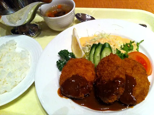 馬肉コロッケ   のっぺい汁|高田恵子さん