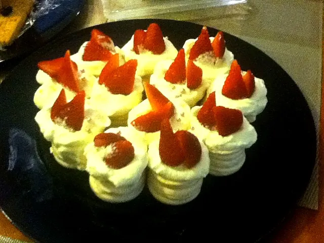 mini pavlova for Xmas!!|Masashi Oikeさん