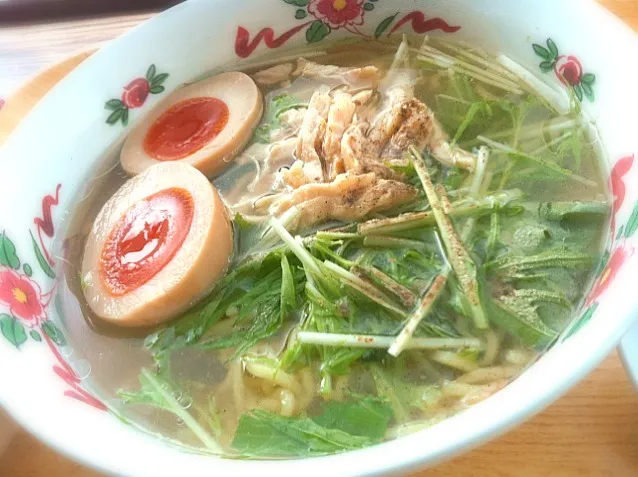 Snapdishの料理写真:本日のランチ。鶏塩ラーメン(400円)|JTKさん