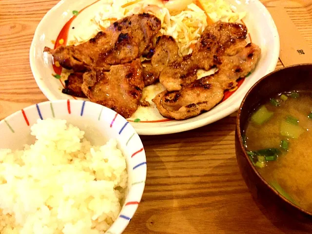 近所に新しく出来た定食屋さんの「生姜焼き定食」|taro nishidomeさん