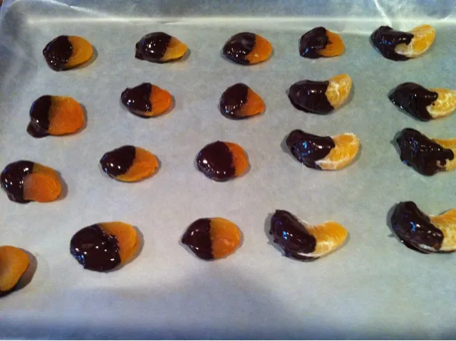 Chocolate Dipped Clementimes and Dried Apricots|Colin Bowersさん