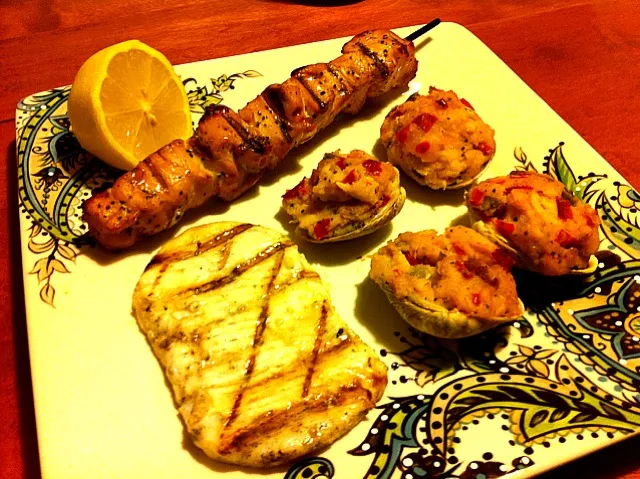 calamari steak, chicken skewer, and clams casino|Justin Herazoさん