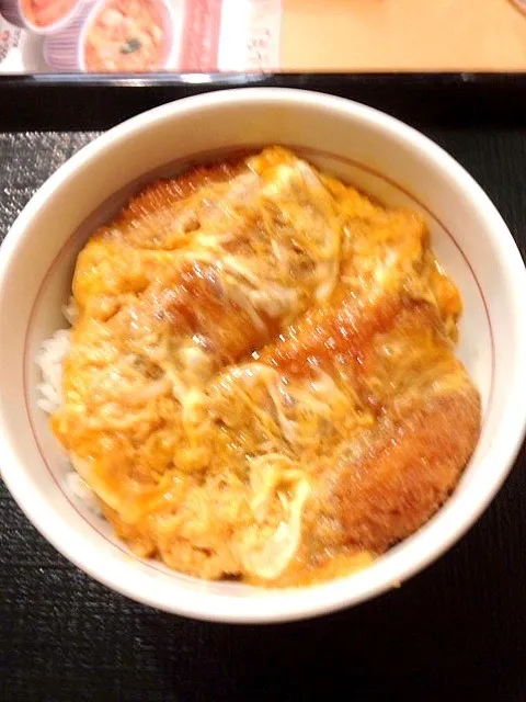 Snapdishの料理写真:なか卯 カツ丼|sawaokahirokiさん