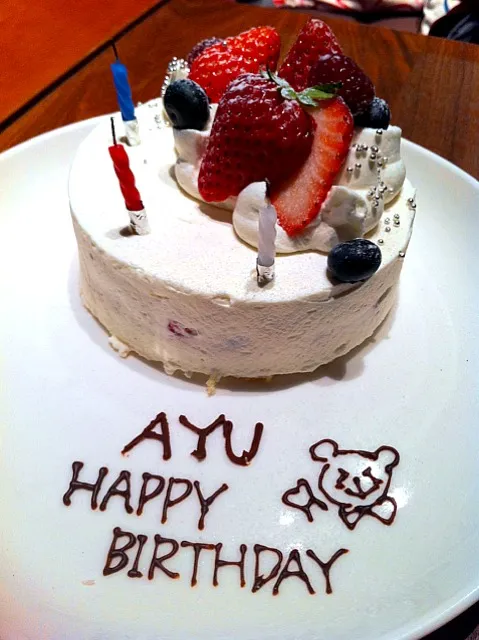 Snapdishの料理写真:Birthday Cake|Maichiさん