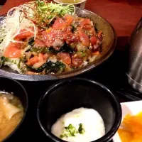 この賄い丼、二人分はあるで。この後の運転は眠くなること必至。|ak_oxfordさん