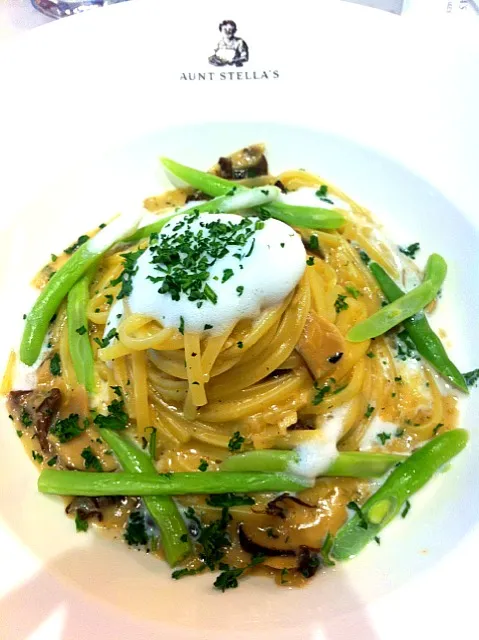 Chantrelle & mixed mushroom pasta in emulsion sauce|SaroBabeさん