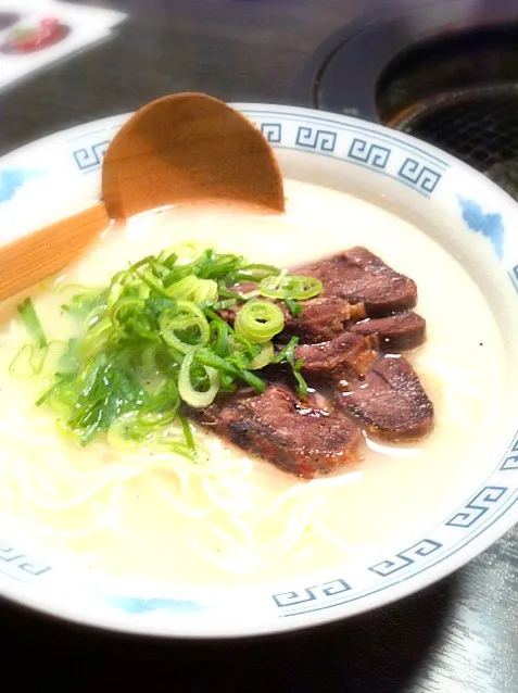 焼肉屋の自家製牛骨ラーメン|れりさん