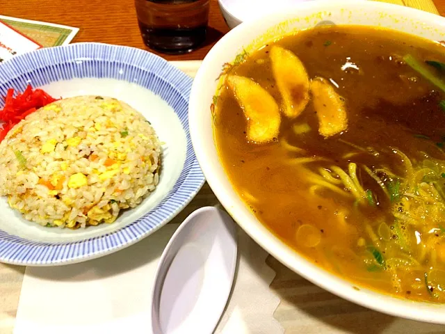 カレーラーメンと炒飯|miki mikiさん