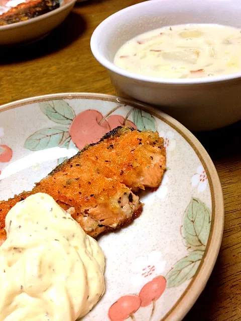 サーモンの香草パン粉焼きとクラムチャウダー|noaさん