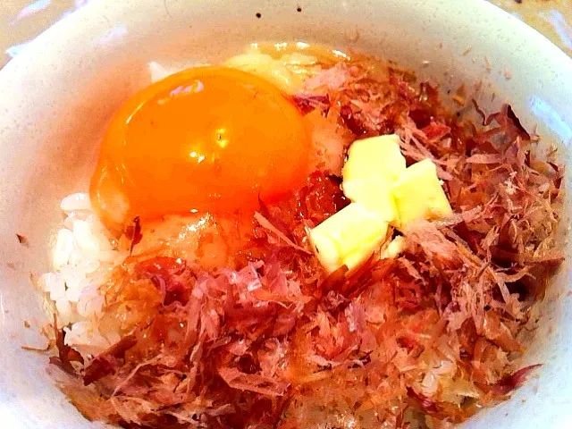 バター醤油の卵かけご飯☆|インコさんさん