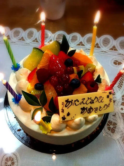 gokanのケーキ。お友達から誕生日を祝っていただきました。とても嬉しいのです。ありがとう！！|まりもさん