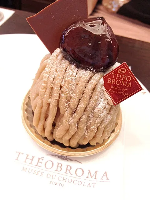 THEOBROMAのモンブラン( ´ ▽ ` )ﾉ|あんちょすさん