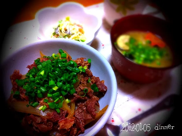 Snapdishの料理写真:すき焼き風牛丼|chiharuさん