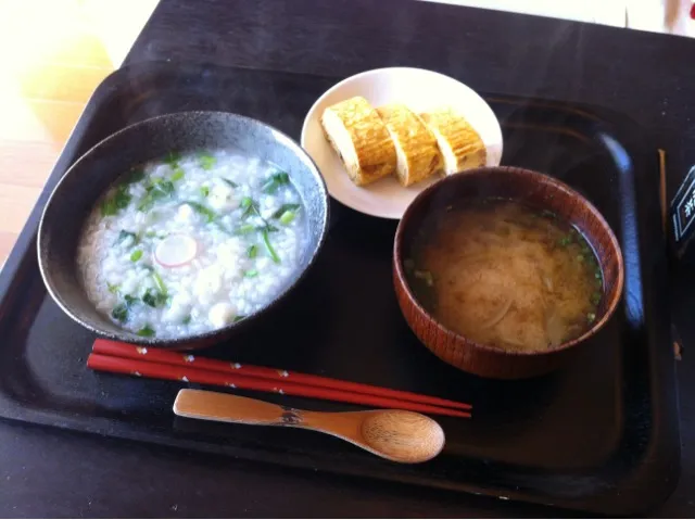 朝昼ごはん  七草粥、味噌汁、たまご焼き|てつこさん