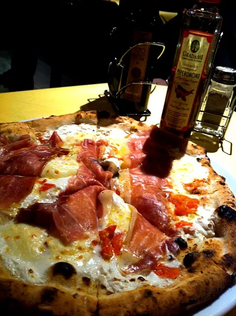 pizza de jamon y queso de bufala|txikita69さん