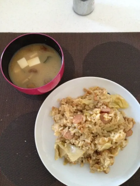 あやぱん作お味噌汁＆石井作納豆炒飯♥|chieさん