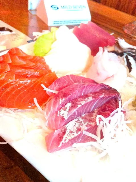 Snapdishの料理写真:seki Wake II sashimi combination|Nathalie Straversさん