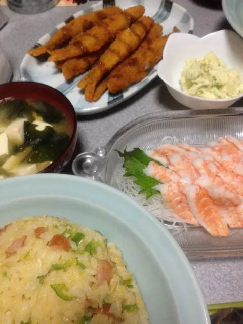 #夕飯 味噌汁、チャーハン、海老とかししゃもとか。|ms903さん