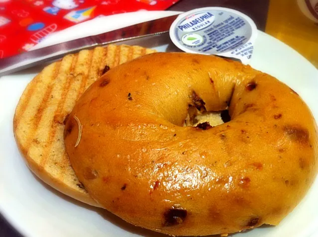 sun dried tomato bagel|Tinky 🍒さん