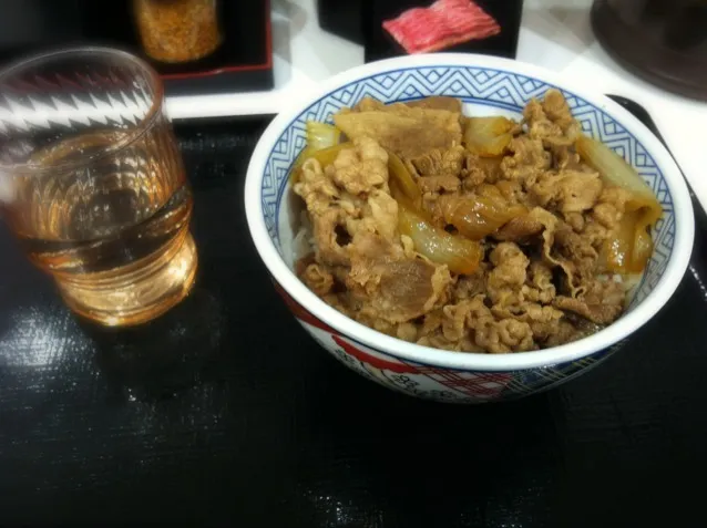 ふらっと立ち寄り「(牛丼)並で！」|大石さん