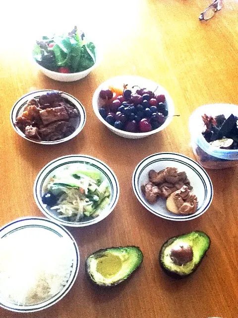 lunch: duck, salad, rice, cherries, avocado|connieさん