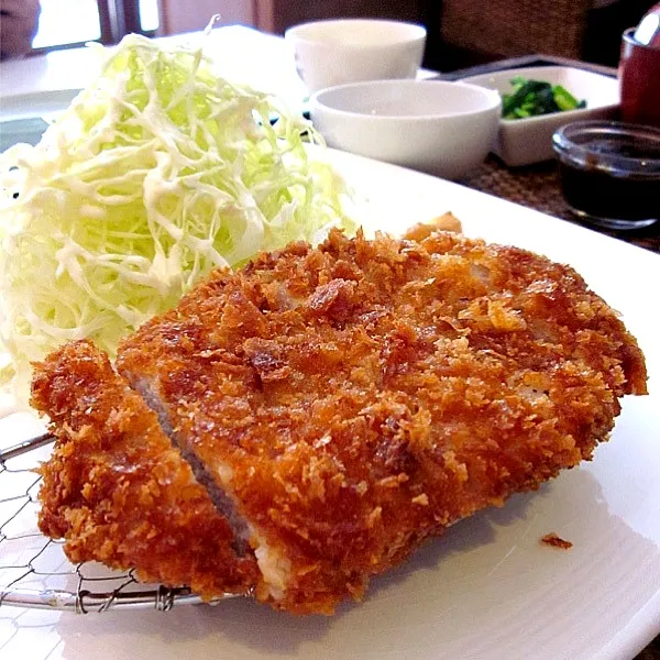 とんかつ  Breaded pork cutlet|Keiさん