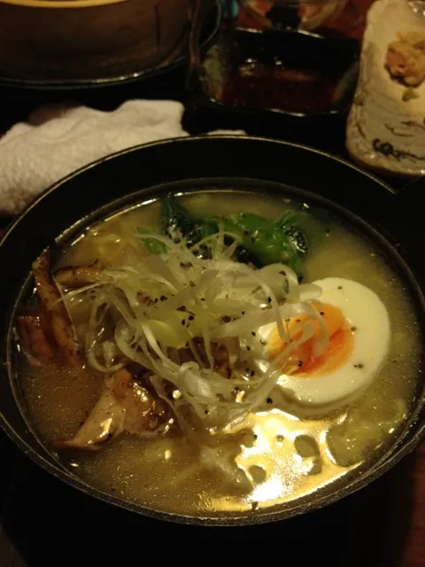 Snapdishの料理写真:とんこつラーメン|Shihoさん