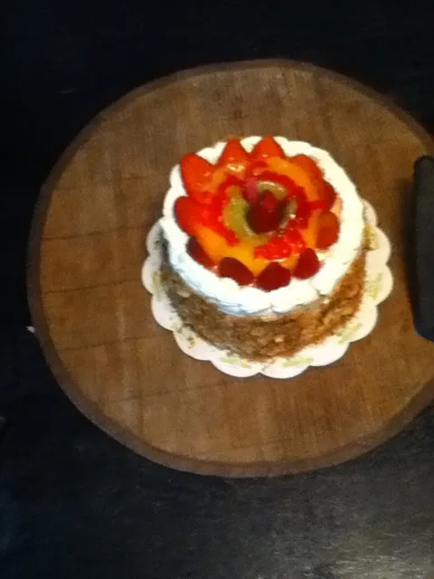 strawberry and peach cake|Melania Mirandaさん