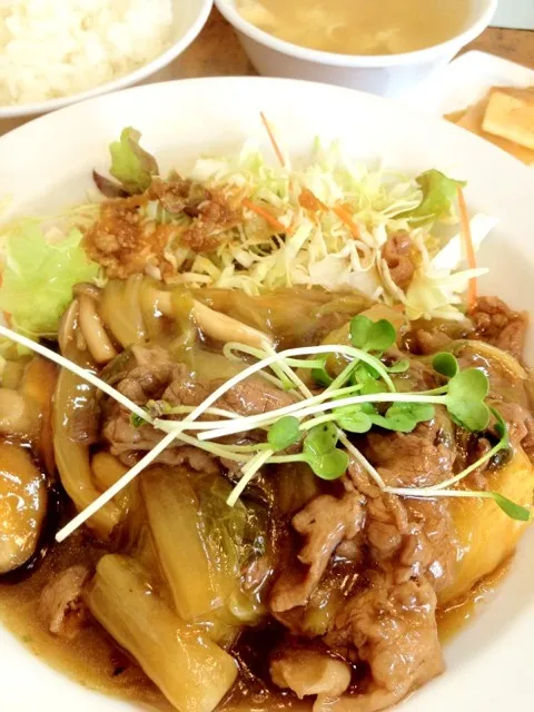 Snapdishの料理写真:中華風牛肉豆腐 #昼ごはん #昼飯 #ランチ #定食|Takashi H.さん