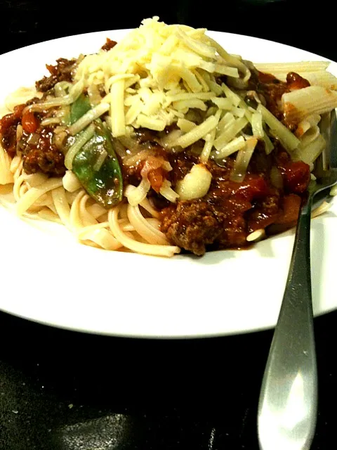 spaghetti bolognese - served by moi!|Annette Meltonさん