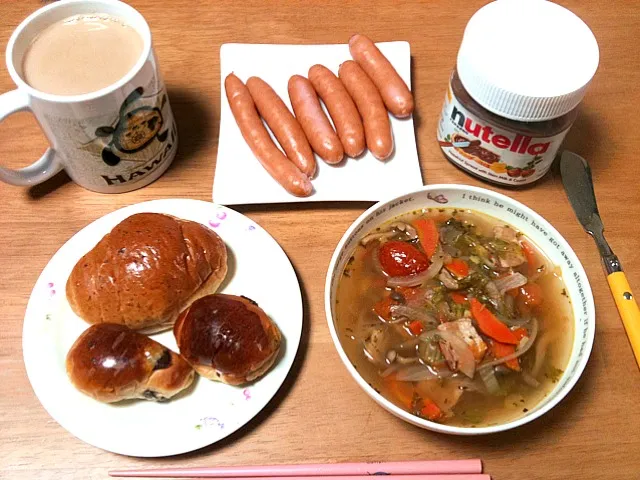 vagetable soup, sausages and bread!|sayakaさん