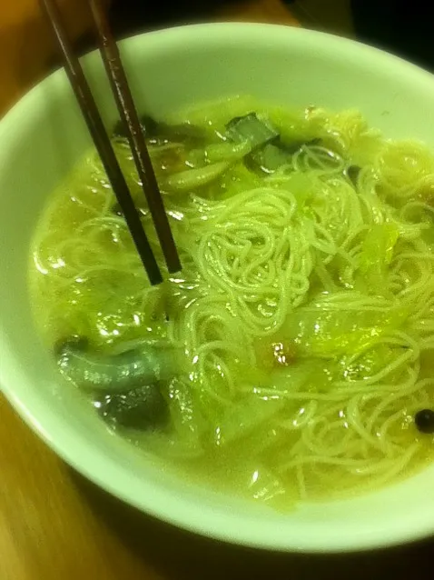 chinese cabbage and mushrooms noodles|connieさん