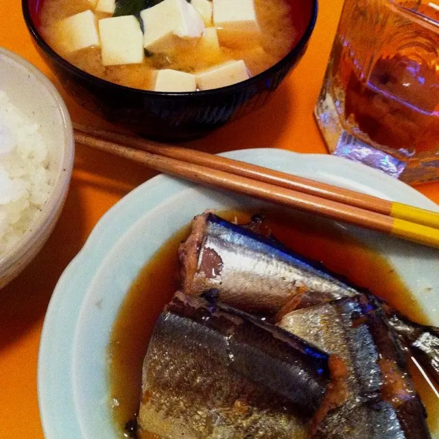 晩ご飯(^^) サンマの甘辛煮&豆腐たっぷり味噌汁♪|ramuta mitohiさん