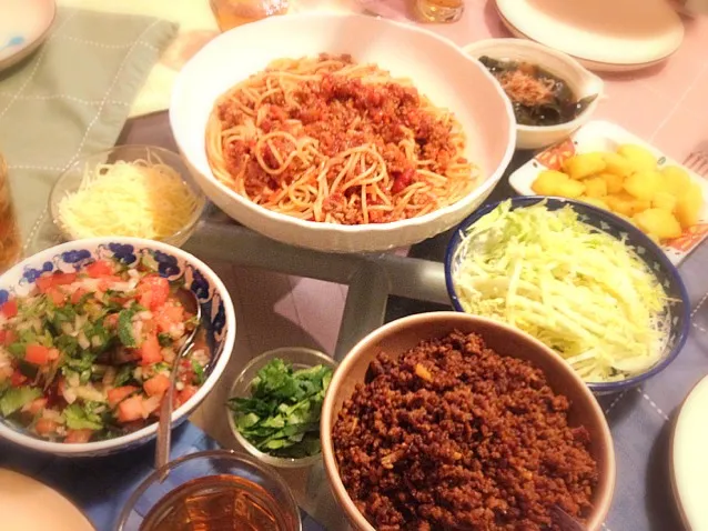 Today's feast was homemade tacos and spaghetti bolognese|Junya Tanakaさん