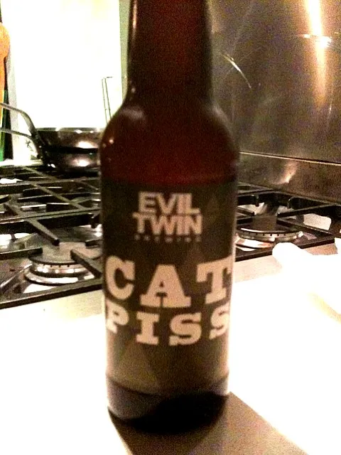 Cat Piss|Mike van Leeuwenさん