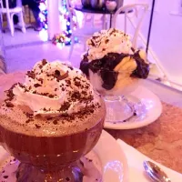 Snapdishの料理写真:frozen hot chocolate & can't say no sundae|Yantoさん