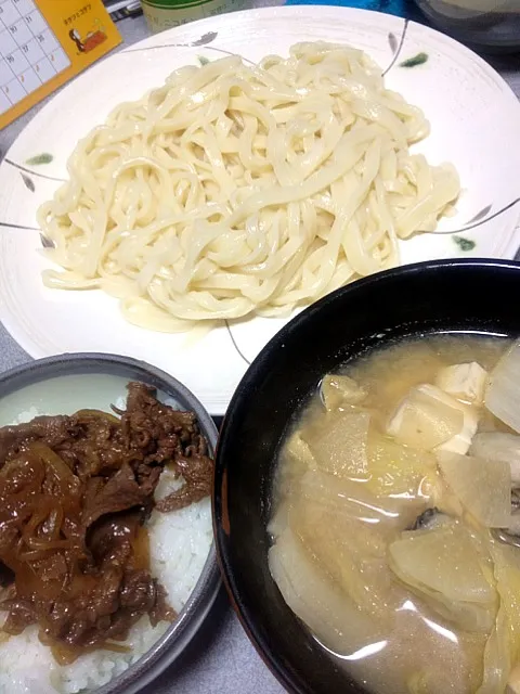 #夕飯 牡蠣つけうどん、焼肉どん。 #桐生うどん そばよしの半生うどんを茹でて食べた！おかわりしてお腹いっぱい。|ms903さん