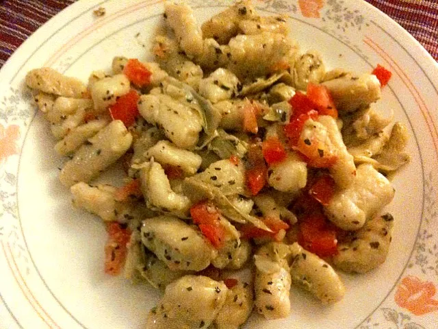 Gnocchi in pesto sauce with tomato and artichoke|Murashigeさん