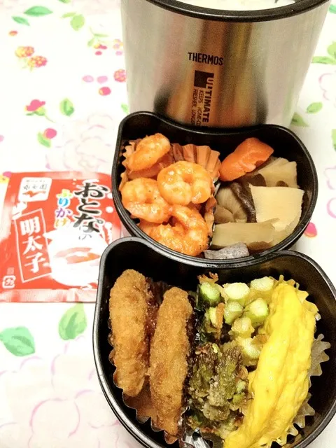 高２バレーボール部員の本日のお弁当。私の担当は、小エビのマヨ・ケチャ炒め。 #お弁当 #弁当|Takashi H.さん