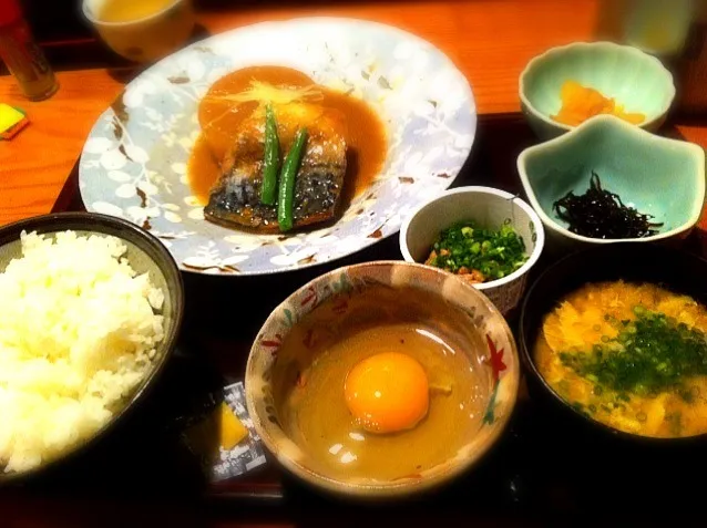 Snapdishの料理写真:鯖味噌定食にオプションつけて|もとゆきさん