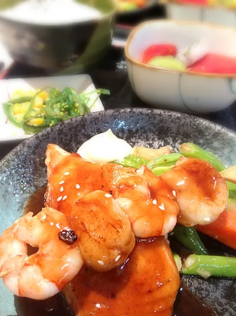 Snapdishの料理写真:Salmon with Scollop and prawn|HowardYipさん