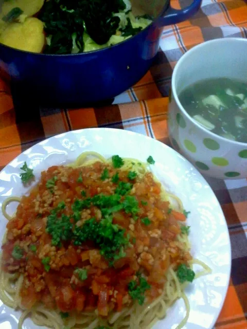 ミートソーススパゲティと温野菜、高野豆腐のスープ|なるじぃさん