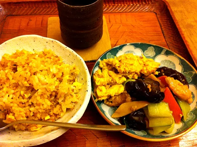 きくらげ卵炒めとミニチャーハン  駅前の中華料理やさんで買って帰ったー今日は作るパワーなし|Hitomi FURUKAWAさん