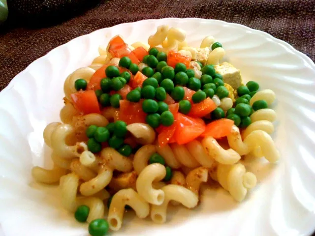 pasta salad for breakfast|Kirsten Adachiさん