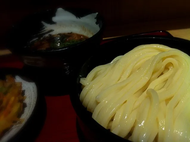 肉つけうどん。釜玉は10分待ちだって。|hirotomoさん