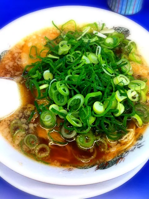 Snapdishの料理写真:昼食は来来亭のラーメン、麺硬・ネギ多め|Yoshinobu Nakagawaさん