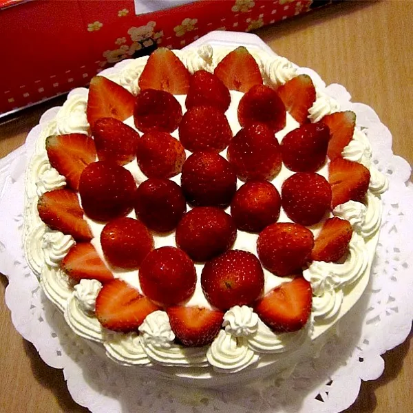 いちごのケーキ (友人への差し入れ)   Homemade strawberry cake for friend|Keiさん