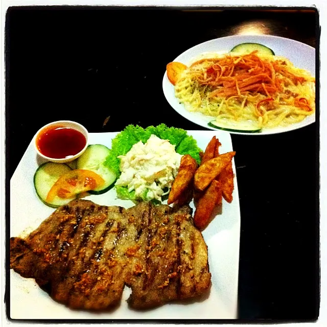 garlic pork chop and white sauce spaghetti☺|mahさん